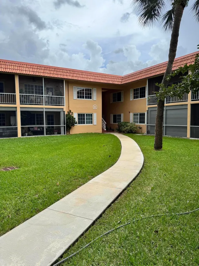 2-bedroom rental at 351 NE 19TH Place #206K, Wilton Manors