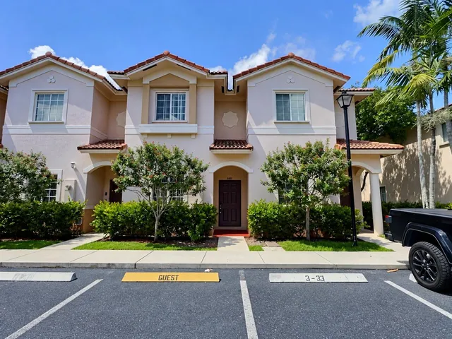 2-bedroom rental at 8833 S ISLES Circle #8833, Tamarac