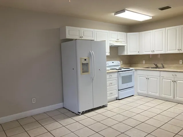 2-bedroom rental at 6124 LINCOLN Street #N, Hollywood