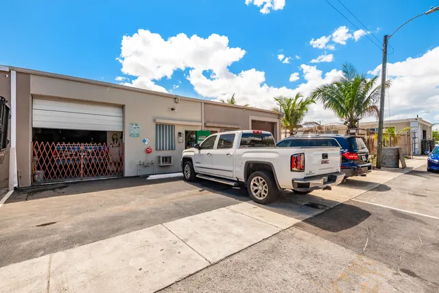 Commercial at 620 NE 42nd Street #3, Deerfield Beach