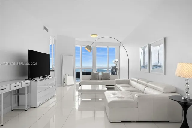 2-bedroom home at 18201 Collins Avenue #4709, Sunny Isles Beach
