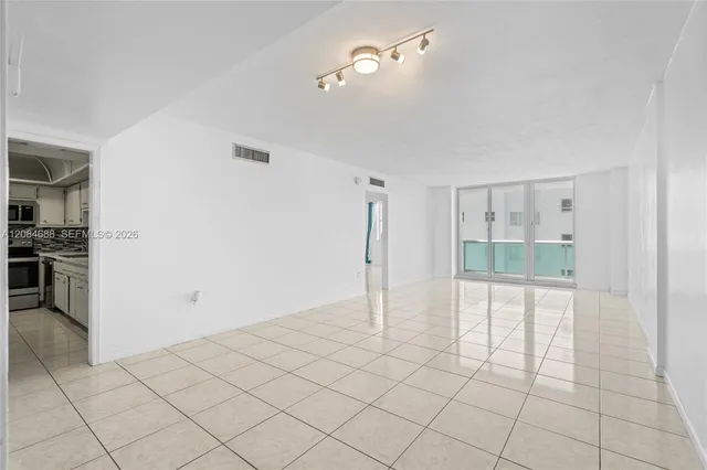 1-bedroom home at 5001 Collins Avenue #5E, Miami Beach