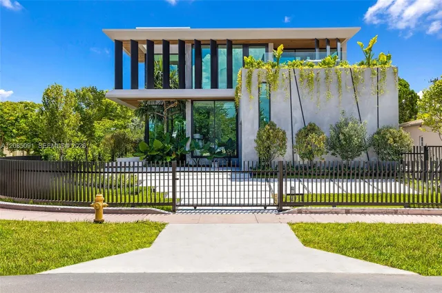 6-bedroom home at 4940 Cherokee Avenue, Miami Beach