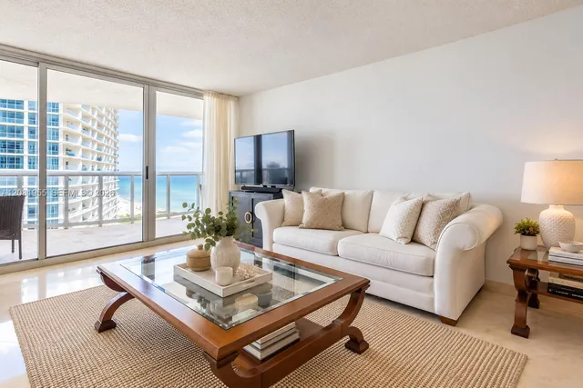 3-bedroom home at 16711 Collins Avenue #1704, Sunny Isles Beach