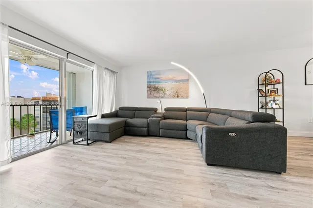 2-bedroom home at 3930 Inverrary Boulevard #602-D, Lauderhill