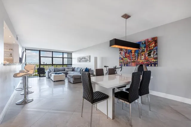 2-bedroom home at 600 Parkview Drive #829, Hallandale Beach