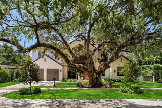 4-bedroom home at 418 Castania Avenue, Coral Gables