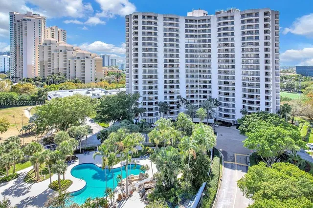 2-bedroom rental at 3300 NE 191st Street #LP03, Aventura