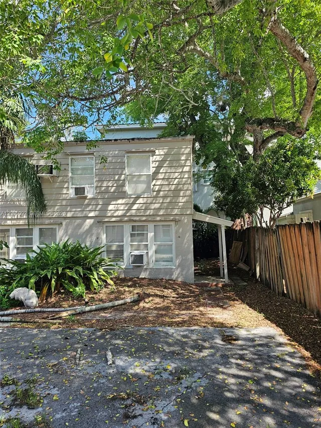 2-bedroom rental at 807 SW 4th Street #back, Fort Lauderdale
