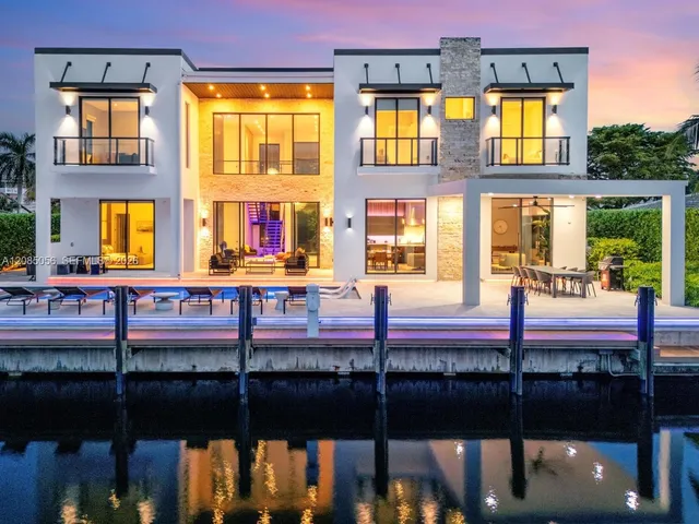 6-bedroom rental at 2817 NE 35th Street, Fort Lauderdale
