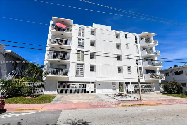 3-bedroom rental at 8305 Crespi Boulevard #4D, Miami Beach