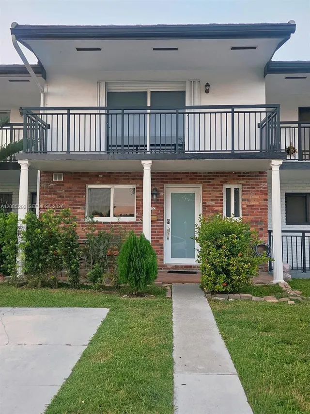 2-bedroom rental at 2109 NE 122nd Street #2109, North Miami