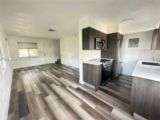2-bedroom rental at 913 NE 17th Street #9, Fort Lauderdale