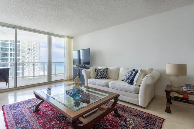 3-bedroom rental at 16711 N Collins Avenue #1704, Sunny Isles Beach