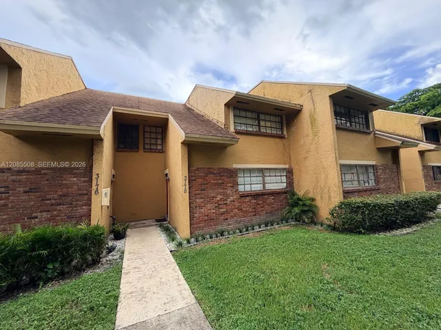 3-bedroom rental at 3178 N Pine Island Road #805, Sunrise