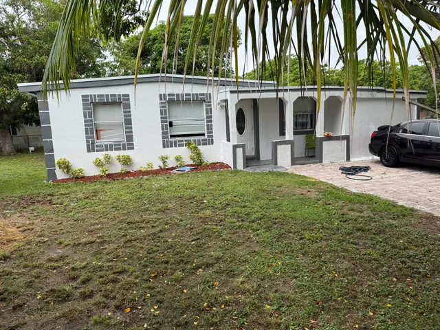 4-bedroom home at 440 Tulip Tree Drive, Lake Worth