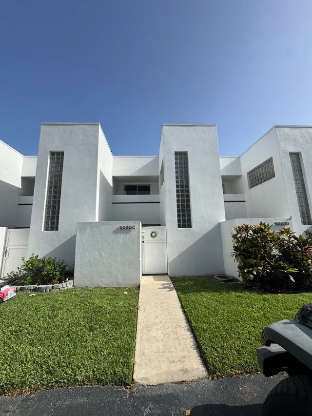 2-bedroom home at 5090 ELMHURST Road #C, West Palm Beach