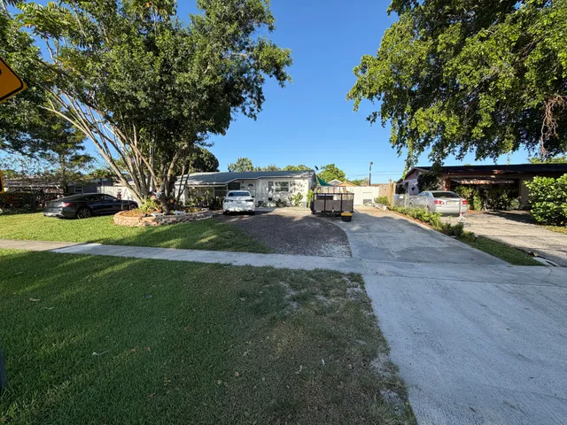 5-bedroom home at 912 MONTEGO Drive, West Palm Beach