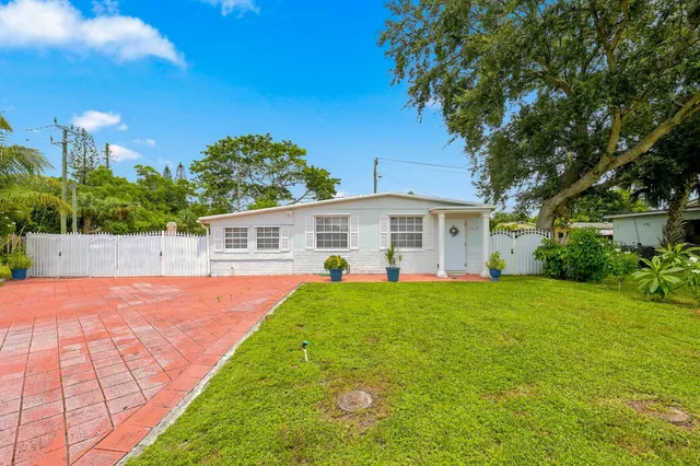 3-bedroom home at 3239 DOLAN Road, Palm Springs
