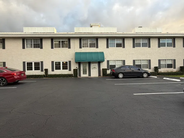 2-bedroom home at 298 SW 6th Street #109, Boca Raton