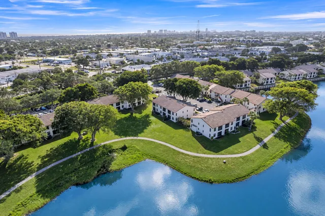 2-bedroom rental at 2800 Palmwood Terrace #2220, Boca Raton