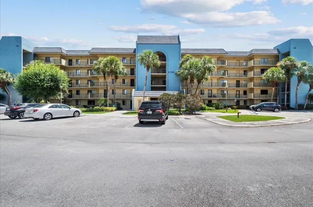 2-bedroom rental at 2786 Tennis Club Drive #102, West Palm Beach