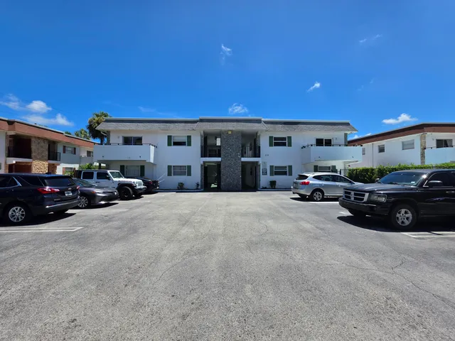 2-bedroom rental at 214 SW 1ST Street #I-2, Pompano Beach