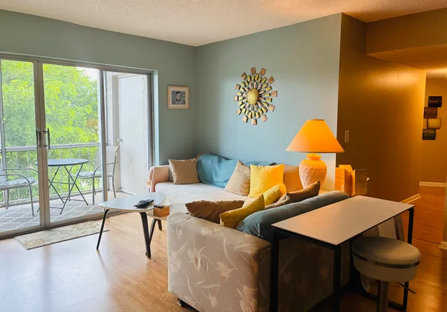 2-bedroom rental at 505 Spencer Drive #312, West Palm Beach