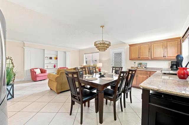 2-bedroom rental at 4 Flanders A, Delray Beach