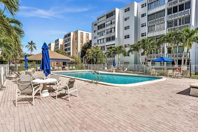 1-bedroom home at 610 NE 12th Avenue #206, Hallandale Beach