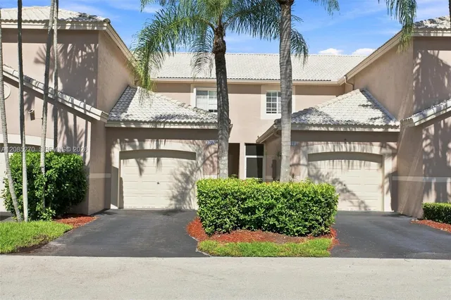 2-bedroom home at 1997 Pompeii Court, Weston