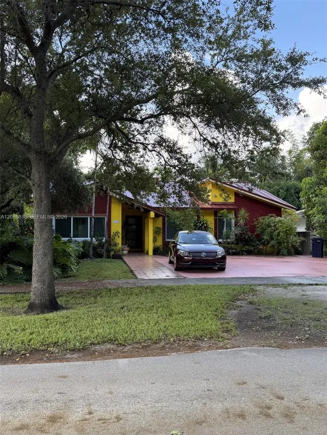 4-bedroom home at 400 Oriole Avenue, Miami Springs