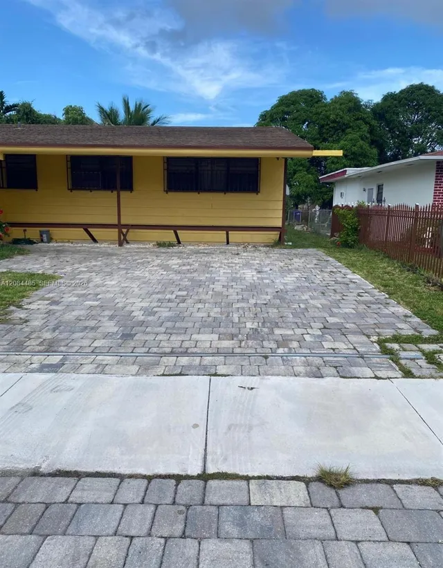2-bedroom rental at 14805 NE 10th Court #B, Miami