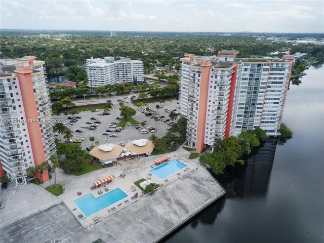 2-bedroom rental at 1301 NE Miami Gardens Drive #515W, Miami