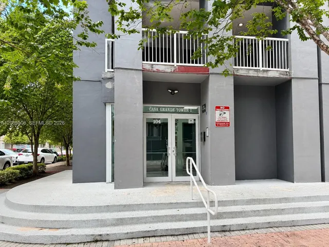 3-bedroom rental at 104 SW 9th Street #1403, Miami