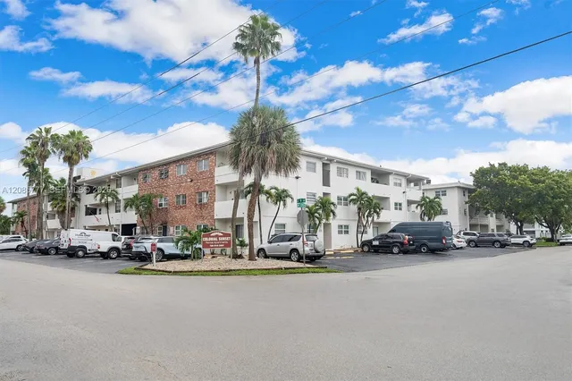 2-bedroom rental at 17001 NE 9th Avenue #9C, Miami