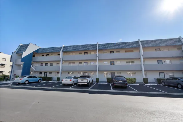 2-bedroom home at 7787 Golf Circle Drive #312, Margate