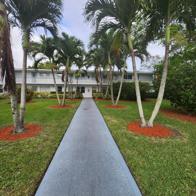 2-bedroom home at 643 Durham W, Deerfield Beach