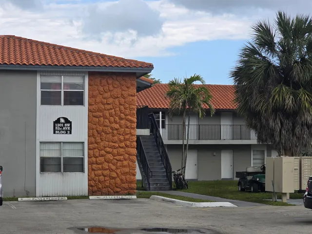 2-bedroom home at 1201 SW 52nd Avenue #202-2, North Lauderdale