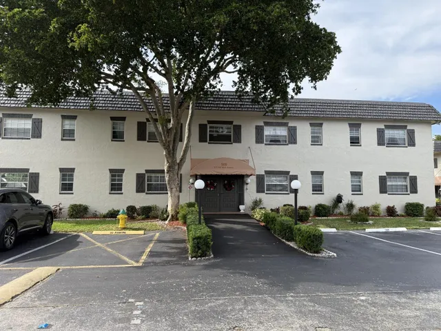 2-bedroom home at 375 SW 56th Avenue #116, Margate
