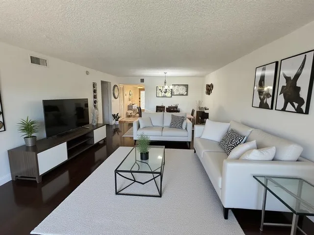 2-bedroom home at 2850 Forest Hills Boulevard #214, Coral Springs