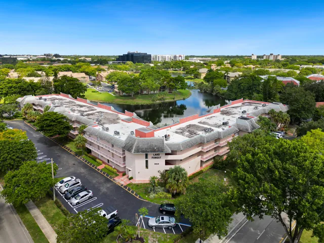 2-bedroom home at 2850 Forest Hills Boulevard #211, Coral Springs