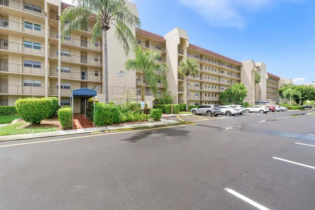 1-bedroom home at 3590 Via Poinciana #107, Lake Worth