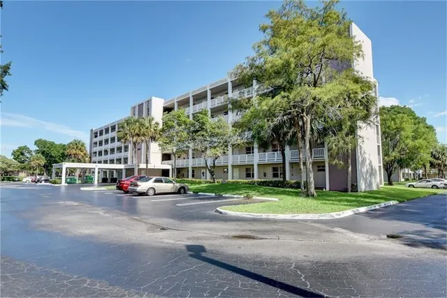 1-bedroom home at 8735 RAMBLEWOOD Drive #212, Coral Springs