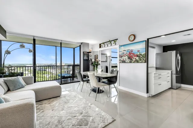 1-bedroom home at 20335 W Country Club #1901, Aventura