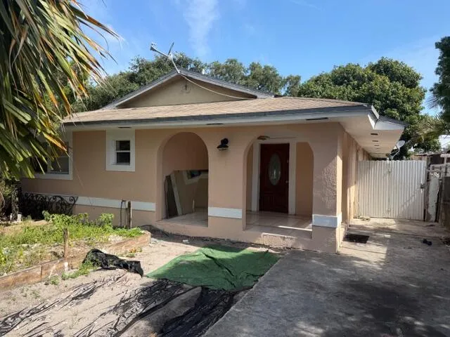 6-bedroom home at 2975 NW 96TH Street, Miami