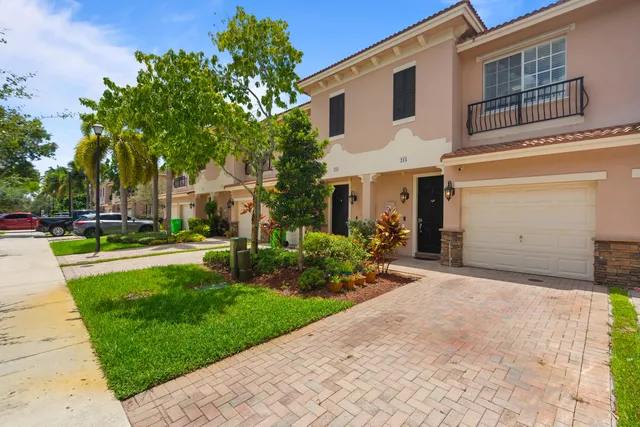 3-bedroom home at 213 Las Brisas Circle, Sunrise