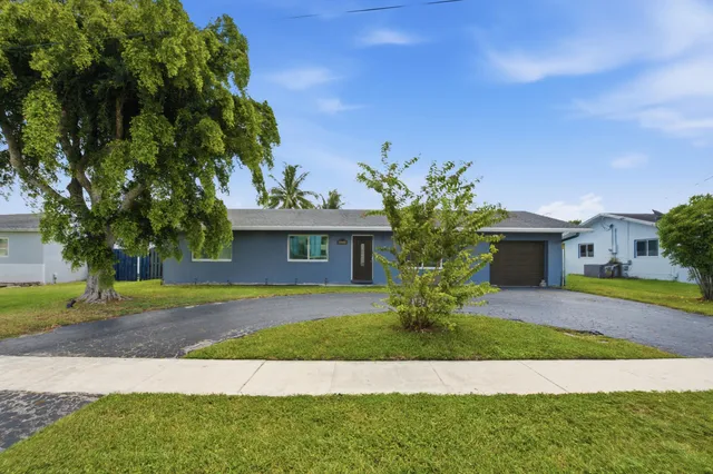 4-bedroom home at 1000 W River Drive, Margate