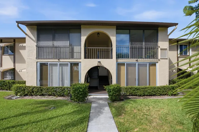2-bedroom home at 222 Pine Hov Circle #A-2, Greenacres
