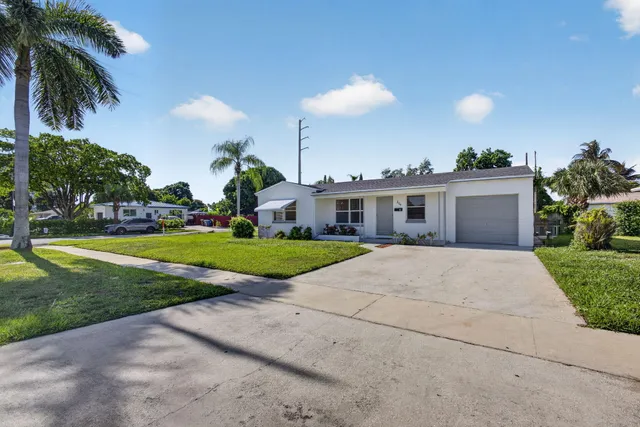 4-bedroom home at 304 Cypress Drive, Lake Park